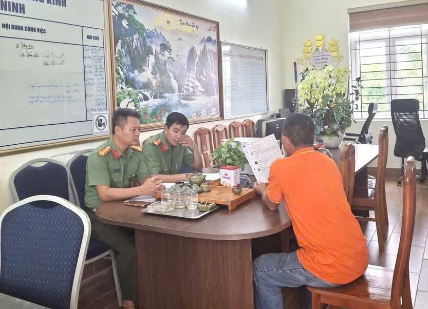 Công an phường Dương Kinh xử phạt đối tượng đăng tải thông tin sai sự thật trên mạng xã hội